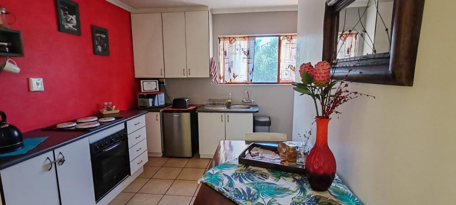 King Protea Self Catering Accommodation In Erasmuskloof, Pretoria East エクステリア 写真
